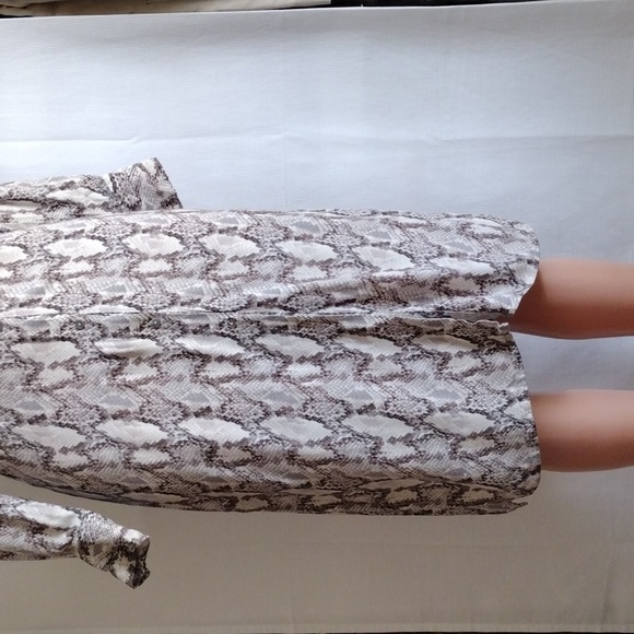 Vici python print wrap style midi dress S - Picture 2 of 12